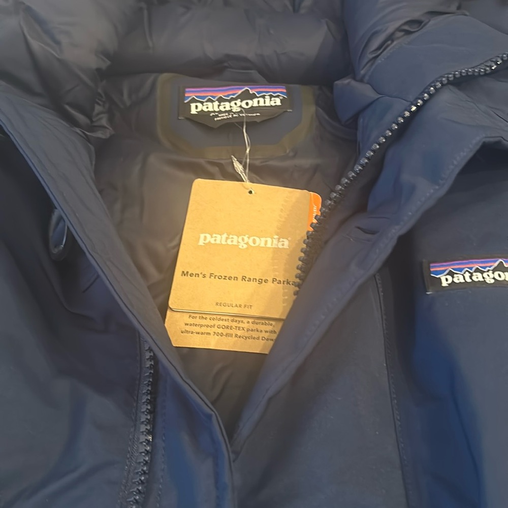 Patagonia Men’s Frozen Range Parka, size XL, brand new